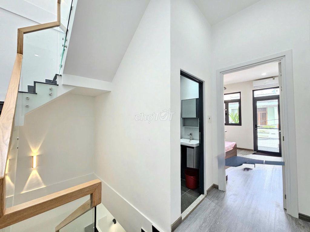 Vị trí kinh doanh đắc địa, 60.5m2 x 4 Tầng, Nhà đầu chợ Võ Thành Trang