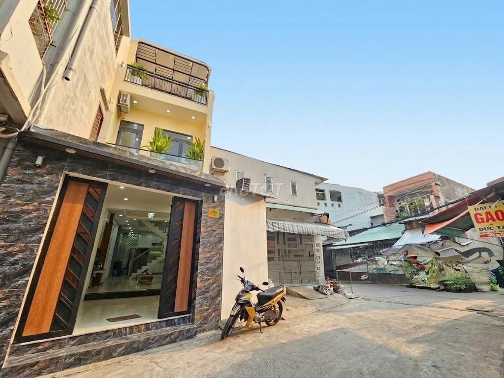 Vị trí kinh doanh đắc địa, 60.5m2 x 4 Tầng, Nhà đầu chợ Võ Thành Trang