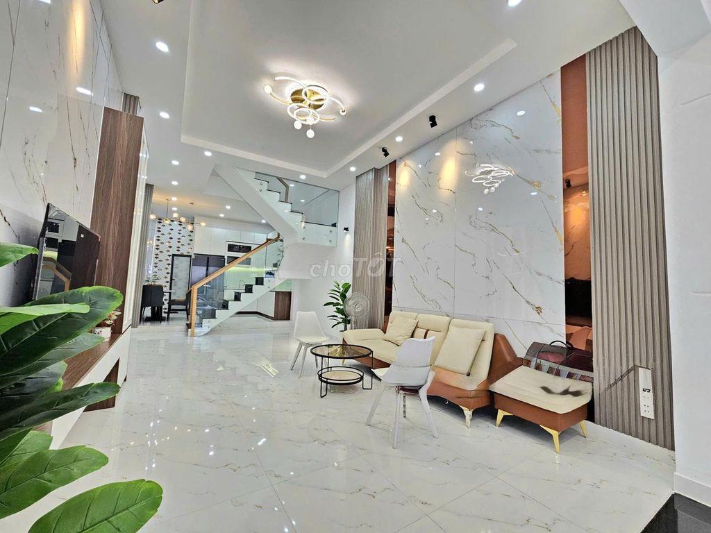 Vị trí kinh doanh đắc địa, 60.5m2 x 4 Tầng, Nhà đầu chợ Võ Thành Trang