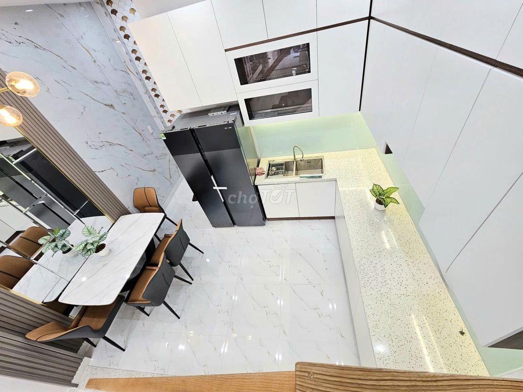 Vị trí kinh doanh đắc địa, 60.5m2 x 4 Tầng, Nhà đầu chợ Võ Thành Trang
