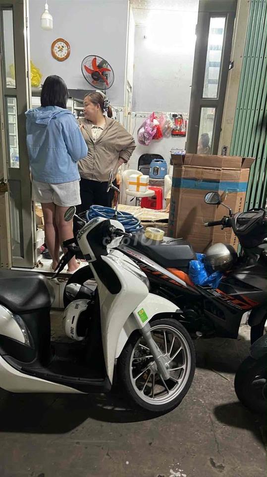 nhà Q11