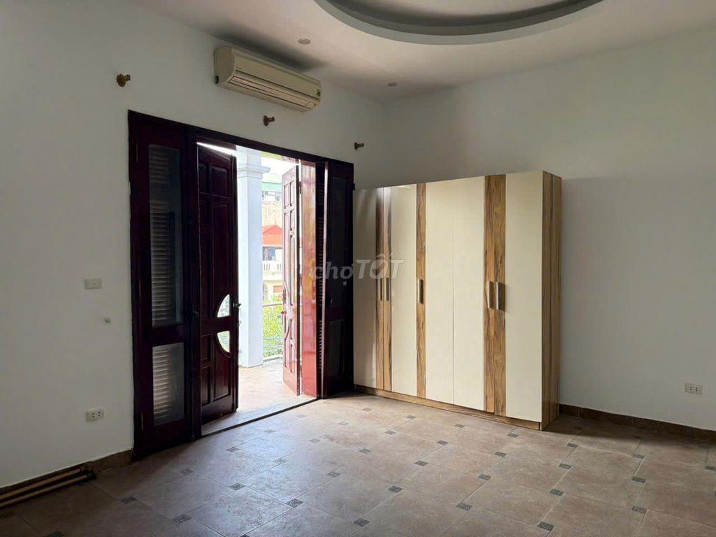 Cho thuê biệt thự nhà ở Ngọc Thụy, Long Biên, Hà Nội