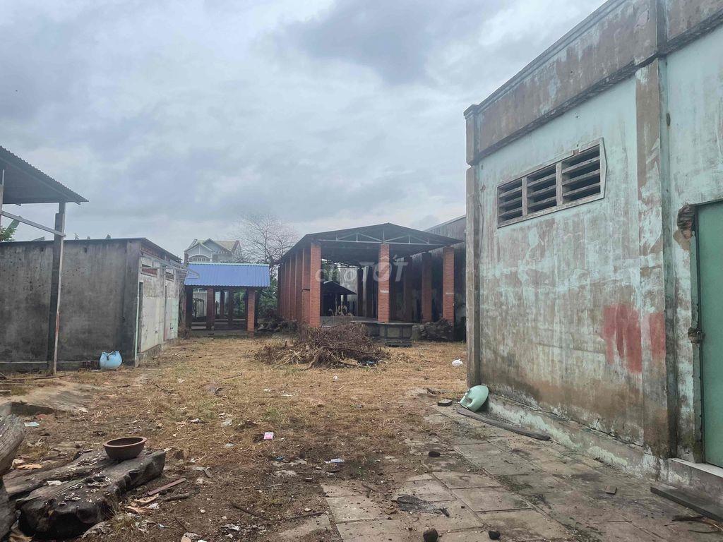 CHO THUÊ MẶT BẰNG NGANG 28,74m, DT 2003m2 ĐƯỜNG NHỰA.