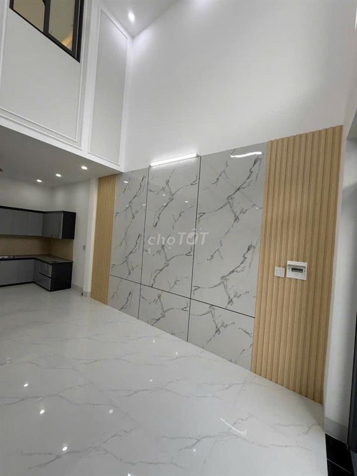 Nhà trệt+lầu lửng giá rê