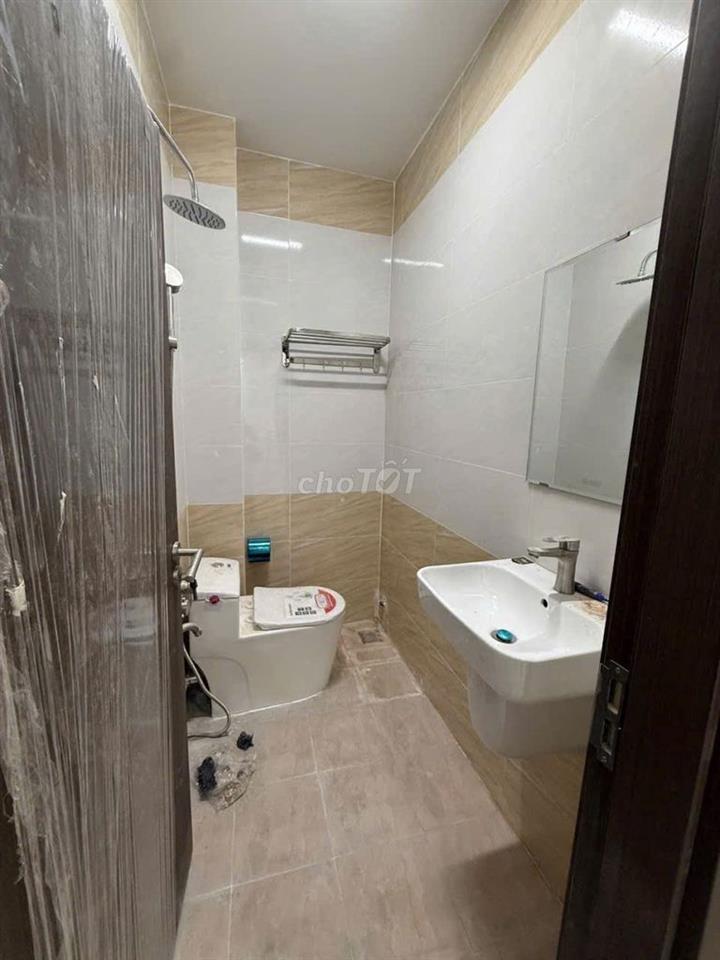 Nhà trệt+lầu lửng giá rê