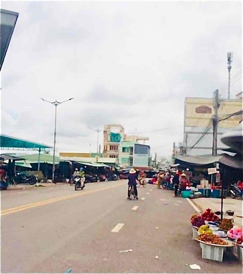 NHÀ BÁN chính chủ (Ngay góc chợ Long Xuyên) thương lượng ACE