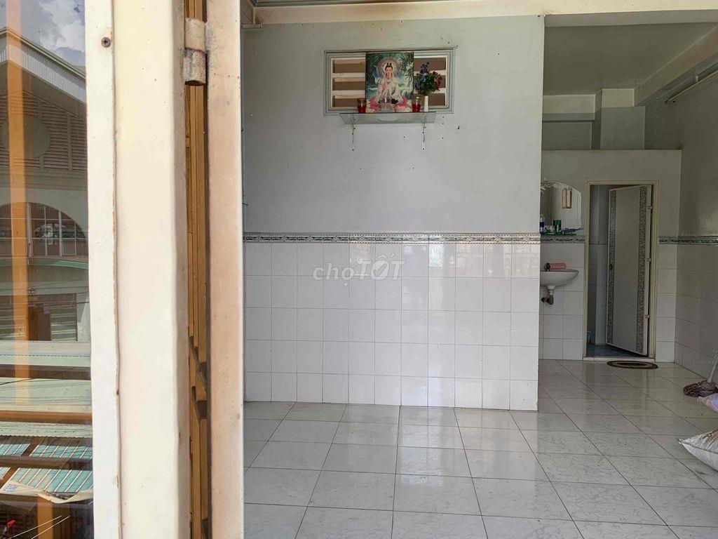 NHÀ BÁN chính chủ (Ngay góc chợ Long Xuyên) thương lượng ACE