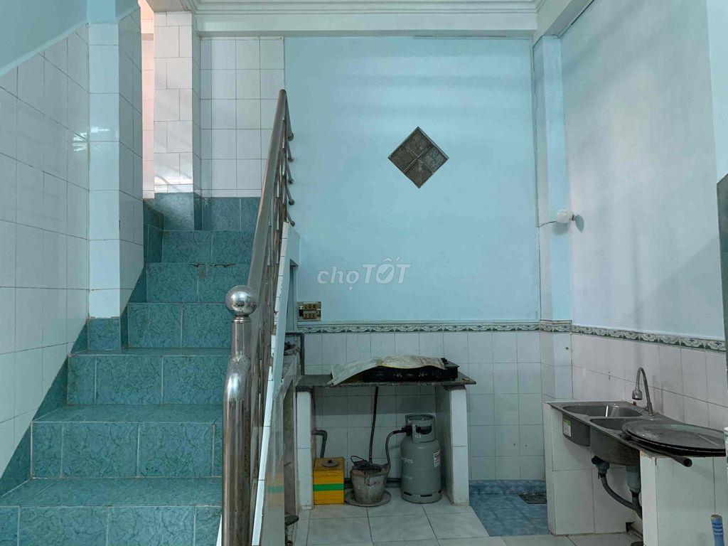 NHÀ BÁN chính chủ (Ngay góc chợ Long Xuyên) thương lượng ACE