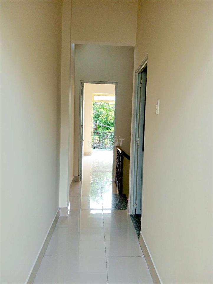 Bán Gấp Nhà , Vị Trí Đẹp : 1/ Đường 1C , Nhà 1 Lầu Mới