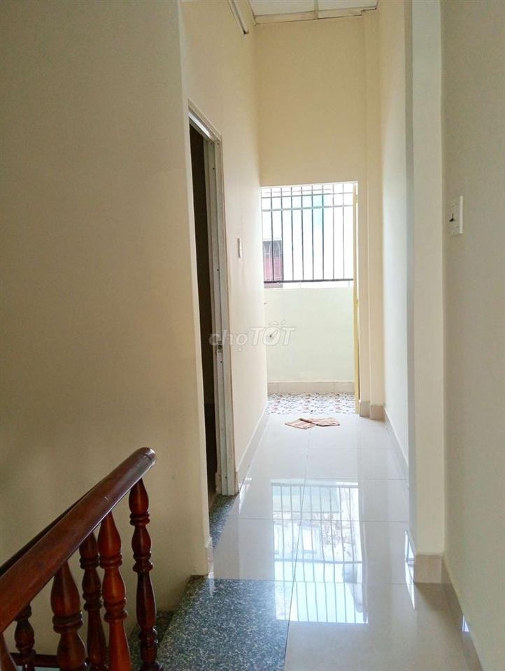 Bán Gấp Nhà , Vị Trí Đẹp : 1/ Đường 1C , Nhà 1 Lầu Mới