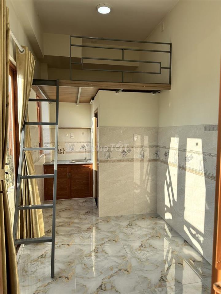 CHÍNH CHỦ CHO THUÊ BAN CÔNG THOÁNG MÁT GIÁ RẺ