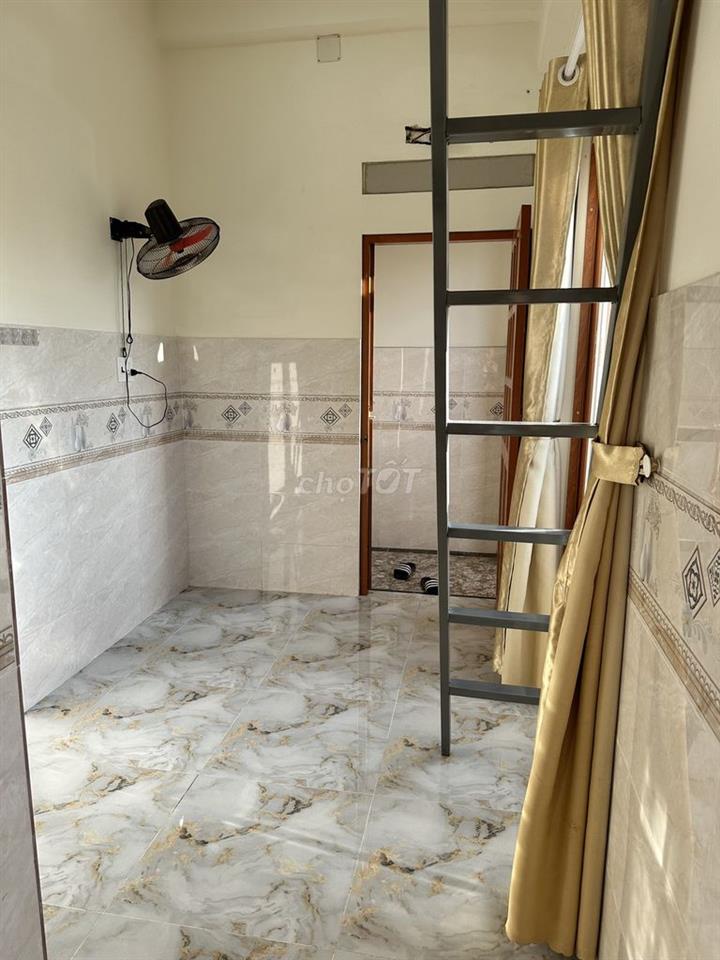 CHÍNH CHỦ CHO THUÊ BAN CÔNG THOÁNG MÁT GIÁ RẺ