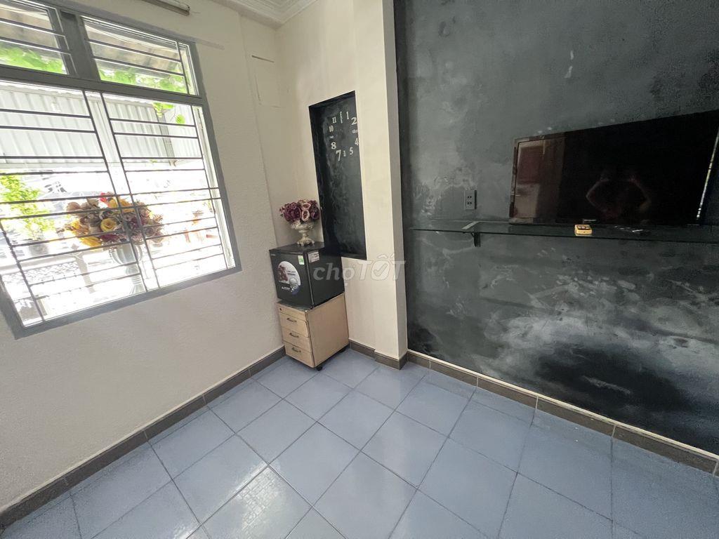 Có ban công giờ giấc tự do .