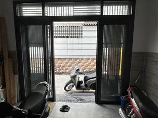 Nhà ở nguyên căn . Trống lầu 1 như clip cần cho 1 bạn nữ thuê ạ