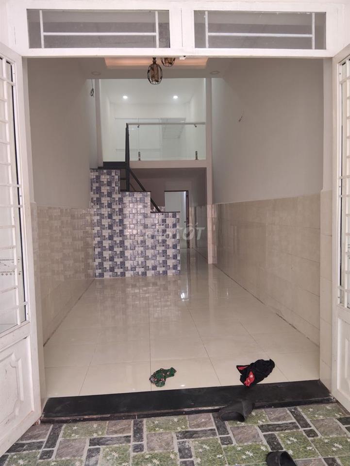 Cho thuê nhà nguyên căn, đối diện vạn Phúc city