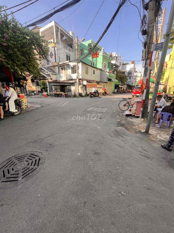 nhà 3 lầu
