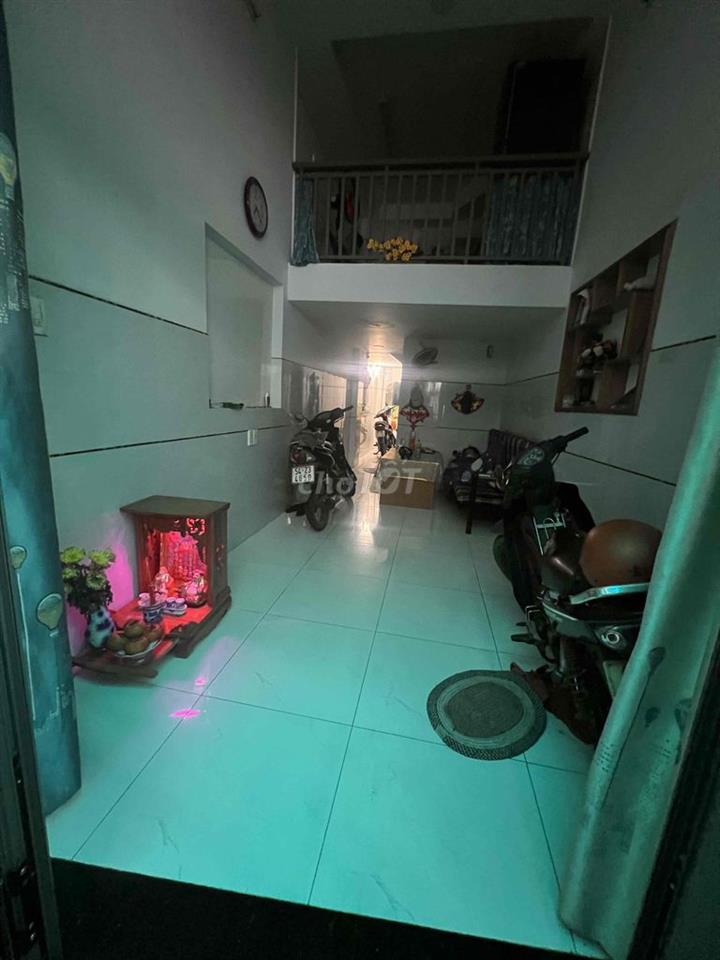 nhà 3 lầu