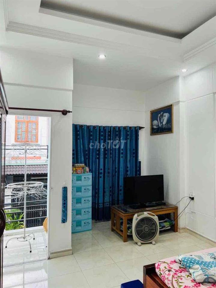 Hẻm xe hơi 8m2 xe tránh nhau thoải mái !!!!!!!!!!