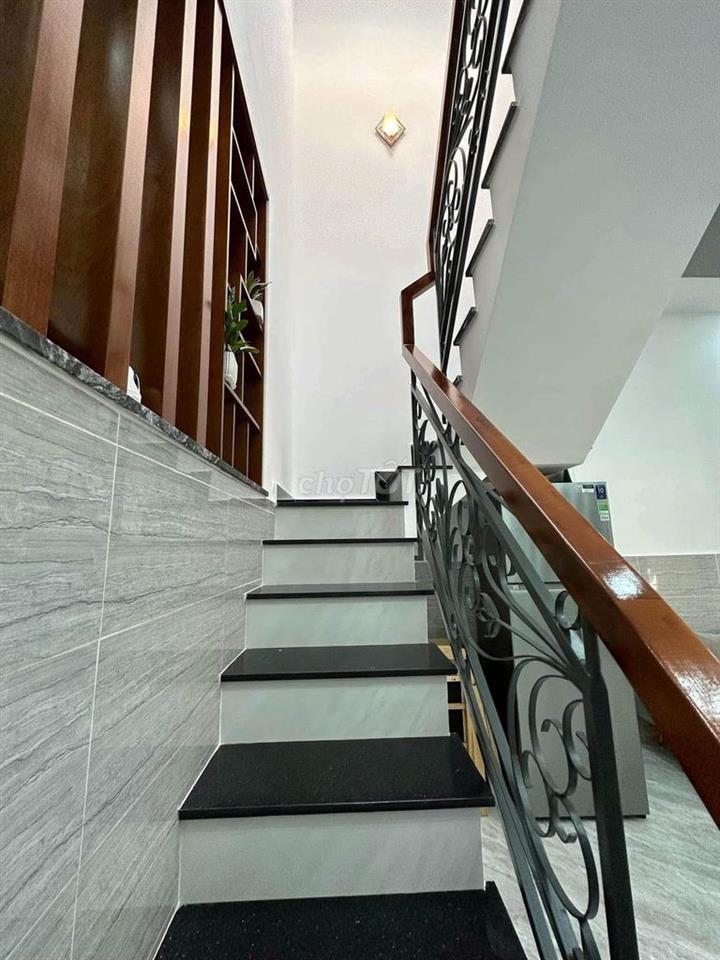 Nhà riêng 1 trệt 1 lầu Phan Xích Long 93m2, 2PN nội thất giá 14.5tr/th