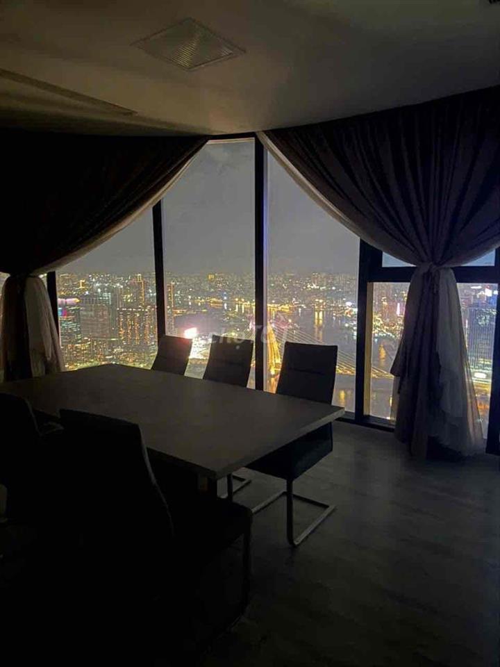 Cho thuê 4PN Vinhomes Ba Son view vòng cung Sông SG 60 triệu full NT
