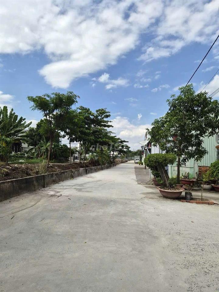 Đất 108m2 gần chợ, 1/Thạnh Xuân 25, đường bê tông thông thoáng