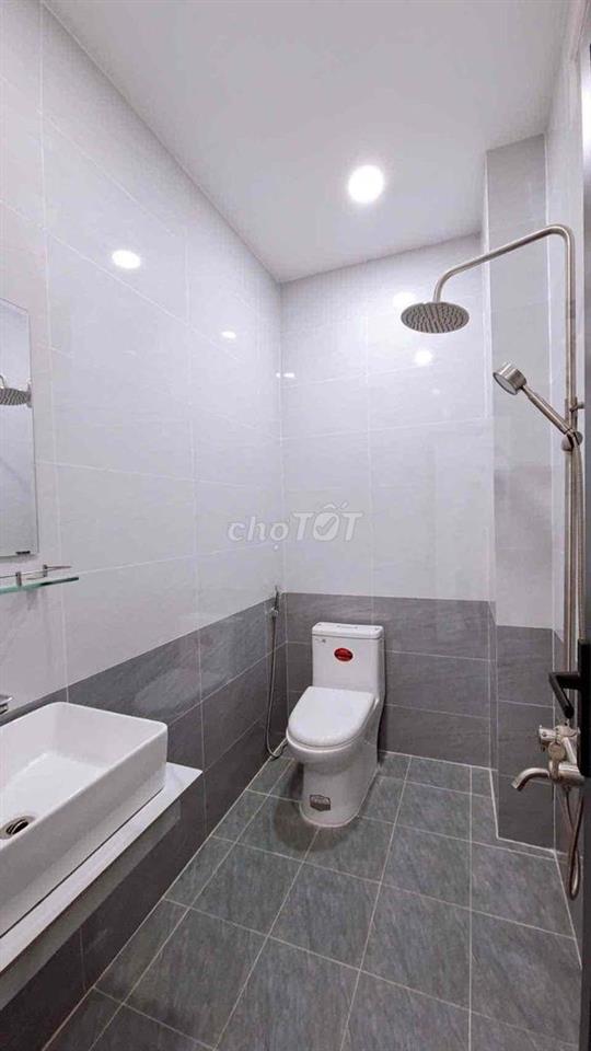 BÁN NHÀ GÁC LỬNG MỚI XÂY PHƯỜNG LONG HƯNG