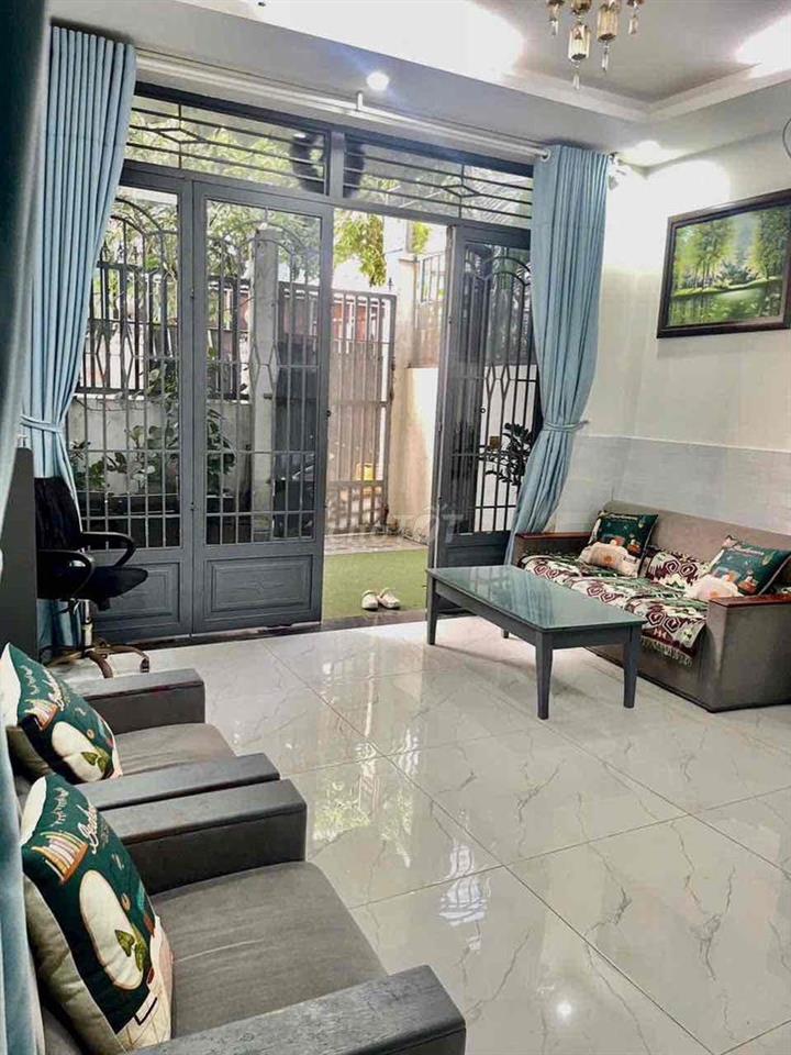 Huỳnh Tấn Phát,Nhà Bè