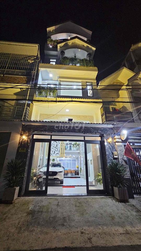Nhà Phố mặt tiền Hoàng Quốc Việt,4PN,5WC