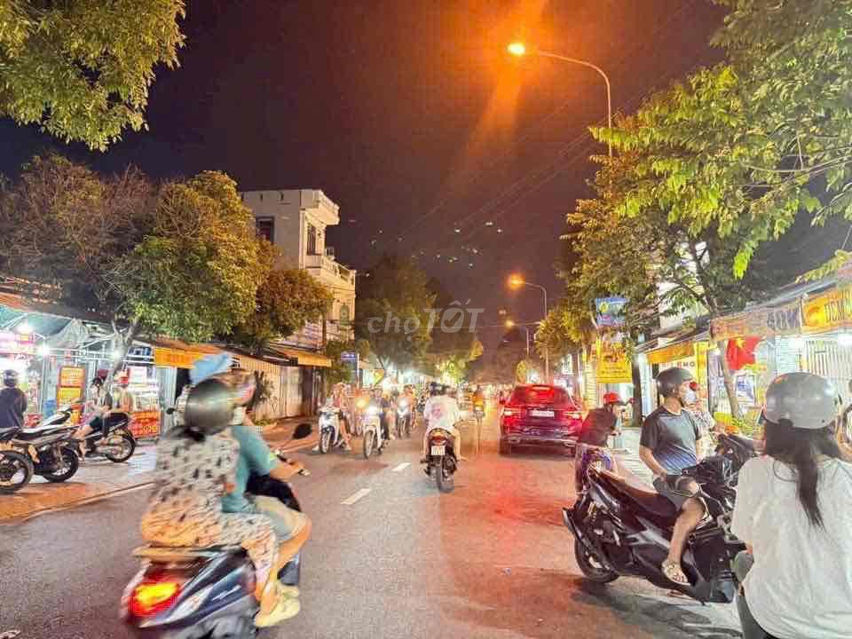 - Cần cho thuê MẶT BẰNG ĐƯỜNG TRẦN QUỐC TOẢN ( CUNG ĐƯỜNG ĂN UỐNG )