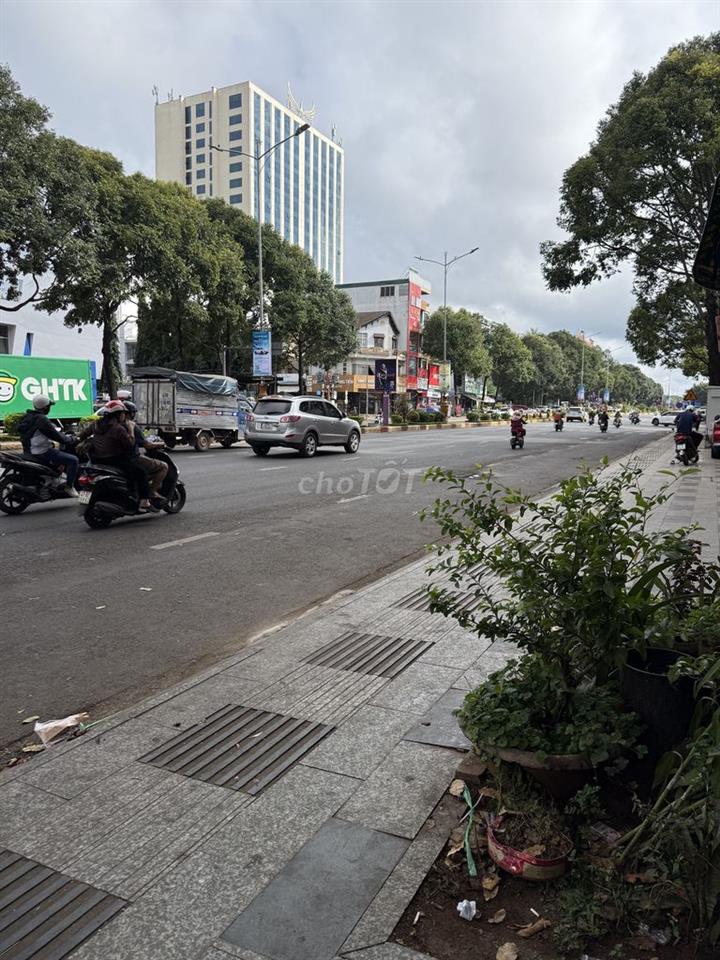 Bán nhà ngay trung tâm Thành phố Buôn Ma Thuột