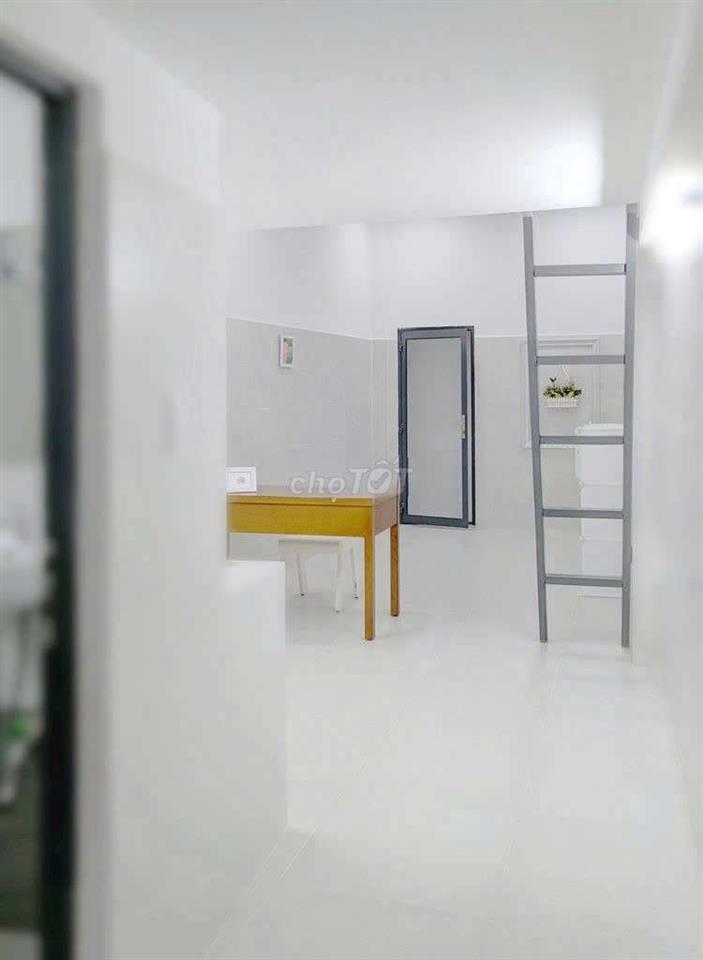 Nhà Mới Nhiêu Tứ_ 2 Tầng _ 2 Phòng_ Ngay Phan Xích Long_ Chỉ 11tr