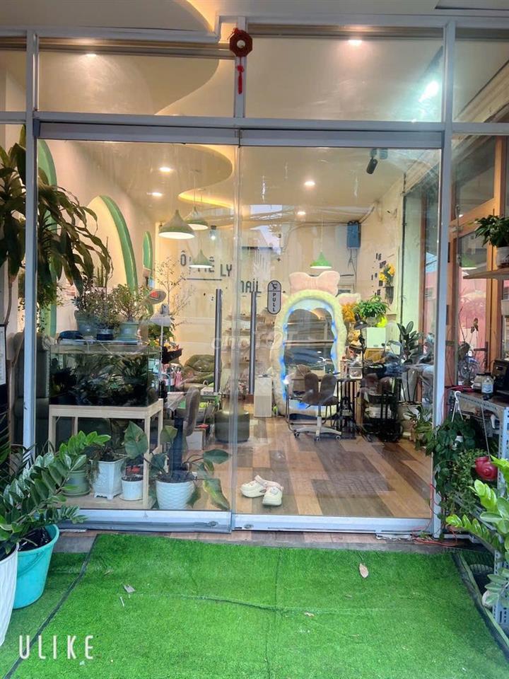 Sang tiệm nail đường âu cơ giá 250tr