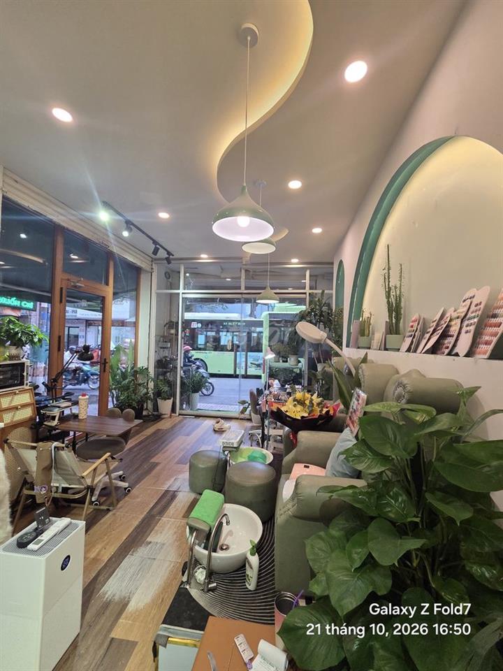 Sang tiệm nail đường âu cơ giá 250tr