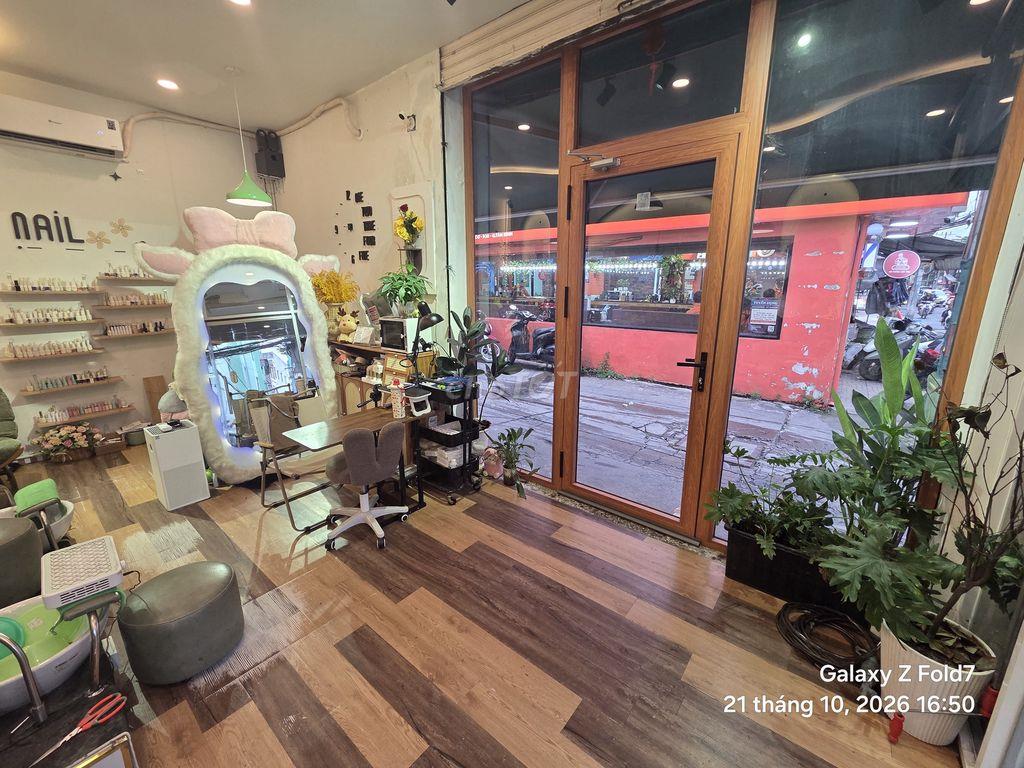 Sang tiệm nail đường âu cơ giá 250tr