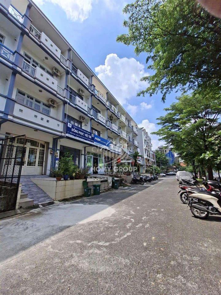 NHÀ ĐẸP 4PN_4WC MỚI SƠN SỬA NGAY TRỤC CHÍNH PHẠM VĂN ĐỒNG, THỦ ĐỨC.