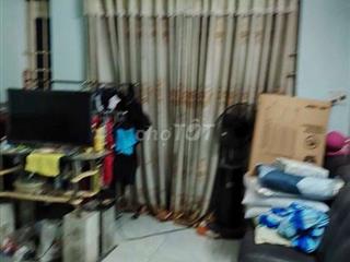 cần bán gấp nhà Dĩ An Bình Dương