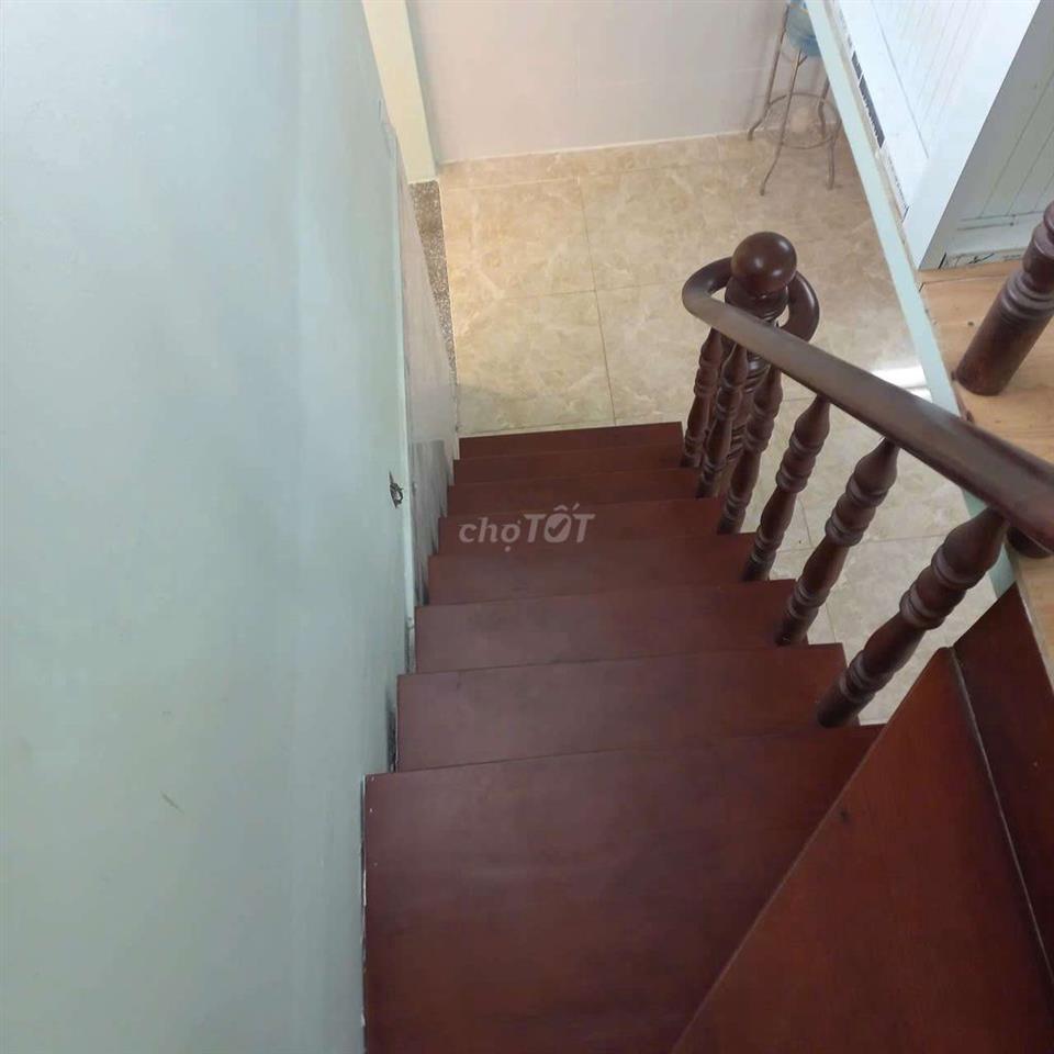 Bán nhà tại ấp 1 xã Đông Thạnh,  cách Đặng Thúc Vịnh 200m
