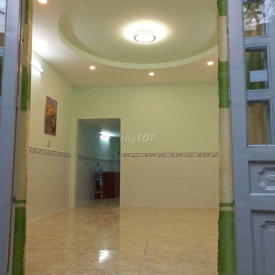 Bán nhà tại ấp 1 xã Đông Thạnh,  cách Đặng Thúc Vịnh 200m