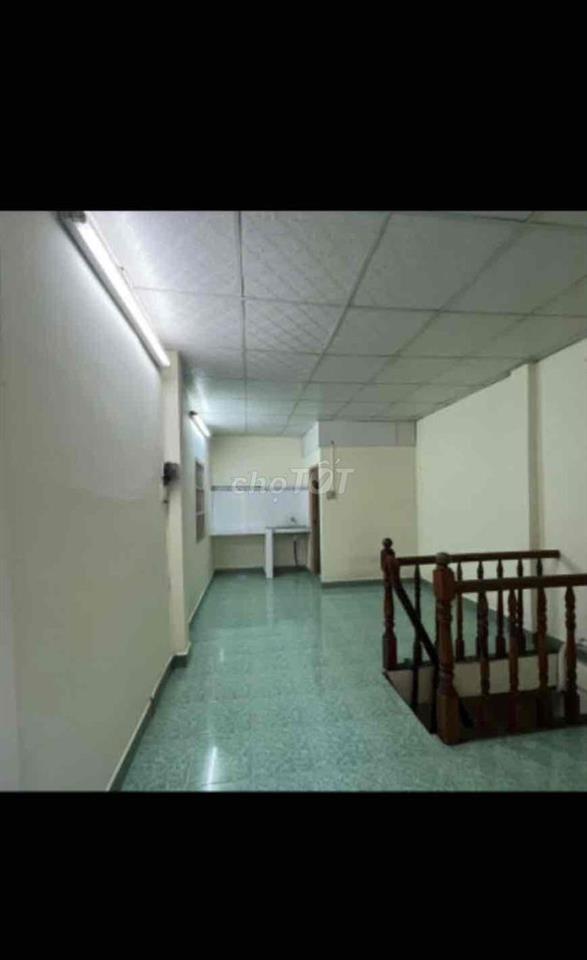 CHO NỮ THUÊ PHÒNG CÓ THỂ Ở 2 NGƯỜI CÓ MÁY LẠNH VÀ TOLET RIÊNG