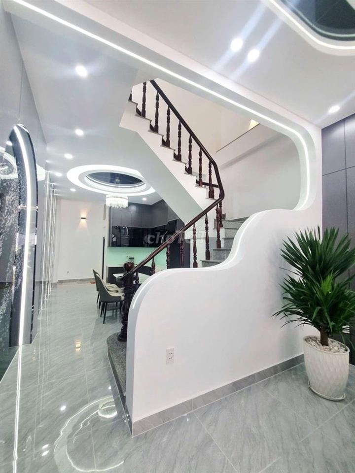 NHÀ LÂM THỊ HỐ -TRUNG MỸ TÂY _4*17 HẺM XE HƠI _KHU DÂN TRÍ CAO.