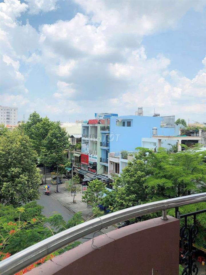 Phòng 35m² Full Nội Thất mới Q6 – Bancông Cửasổ Siêu rộng thoáng