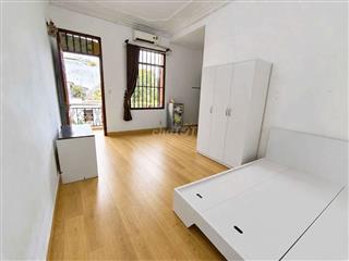 Phòng 35m² Full Nội Thất mới Q6 – Bancông Cửasổ Siêu rộng thoáng