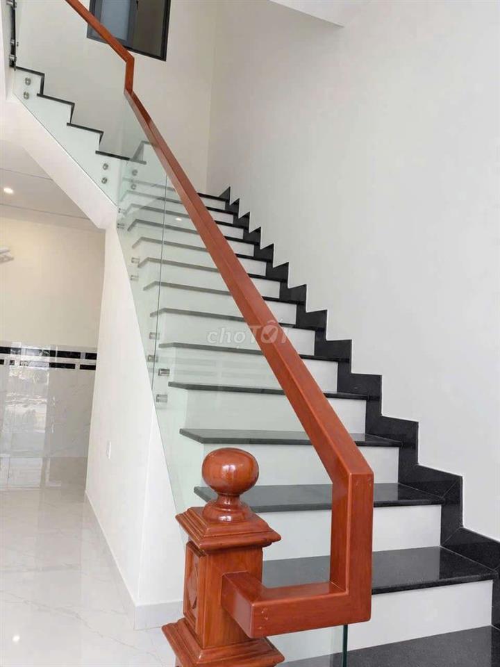 BÁN NHÀ NGUYỄN XIỂN, CẠNH  VINHOMES– 3 TẦNG, MỚI ĐẸP - NHỈNH 4Đ