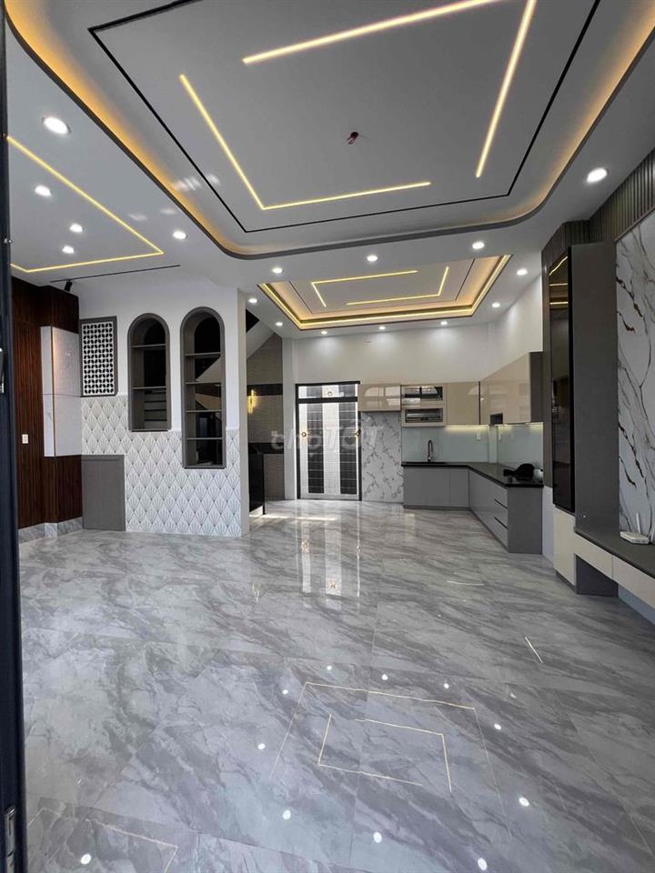 Nhà lầu Cao Cấp Bà điểm Nguyễn Thị Sóc 8x12