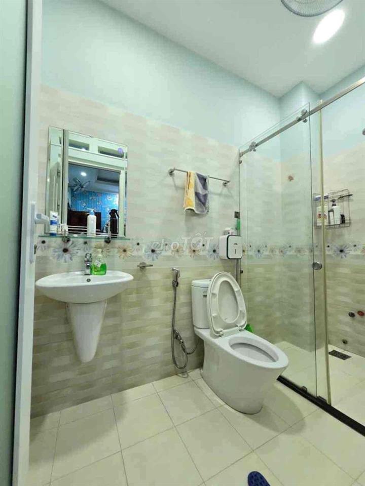 NHÀ 3 TẦNG NGAY CHỢ HIỆP BÌNH-THỦ ĐỨC-3PN 4WC-HXH
