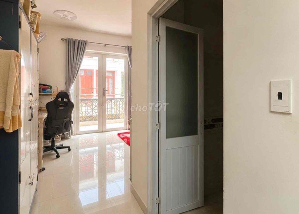 NHÀ ĐẸP 4 TẦNG QL13 P.HIỆP BÌNH - HẺM XE HƠI - 4PN 5WC
