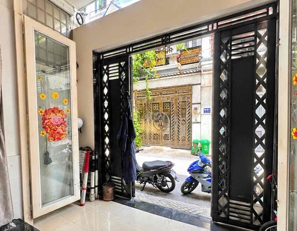 NHÀ ĐẸP 4 TẦNG QL13 P.HIỆP BÌNH - HẺM XE HƠI - 4PN 5WC