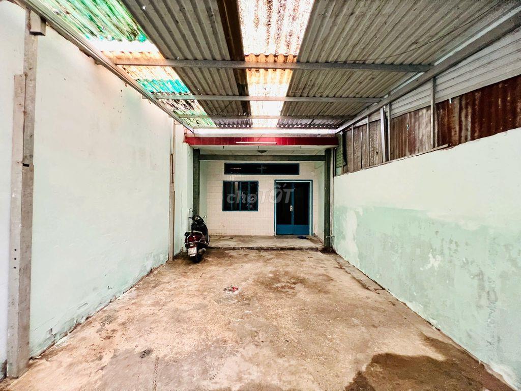 Nhà nguyên căn 110m2 ĐỖ ĐƯỢC XE OTO - KV CAO RÁO KHÔNG NGẬP NƯỚC