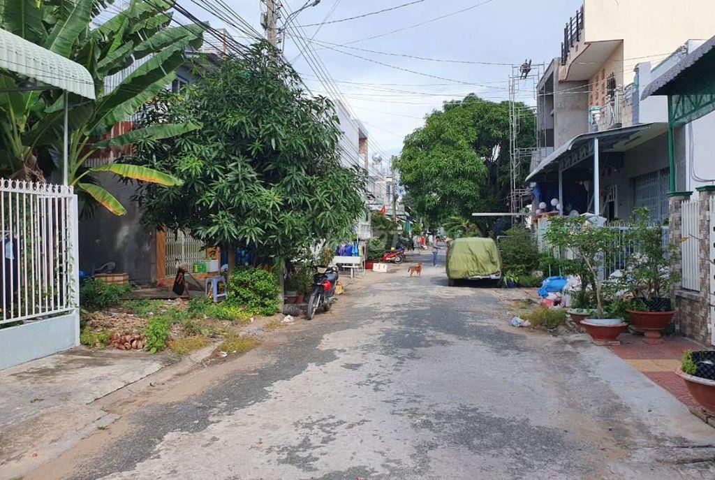 Nhà chính chủ