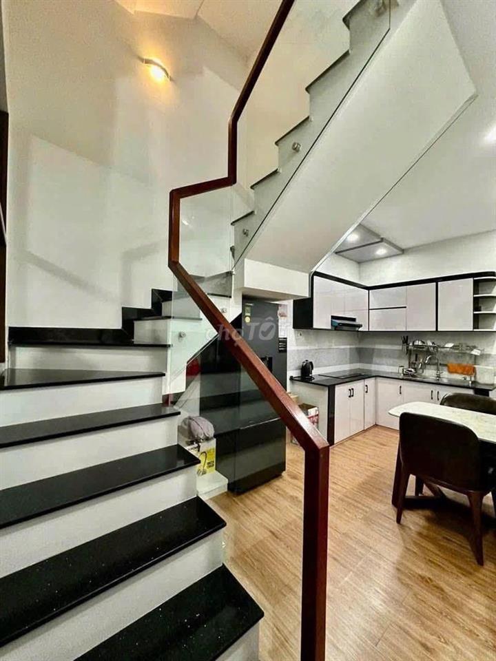 Đường Hoa Đào phú nhuận nhà riêng 92.6m2 2PN Sẵn nội thất giá 14 tr/th